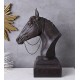 Statueta din rasini cu un cal