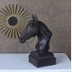Statueta din rasini cu un cal