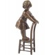 Copil pe scaun - statueta din bronz