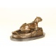 Leoaica sezand-statueta din bronz pe un soclu din marmura