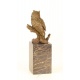 Bufnita cu urechi lungi-statueta din bronz pe un soclu din marmura