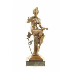 Femeie cu o pasare - statueta din bronz pe soclu din marmura