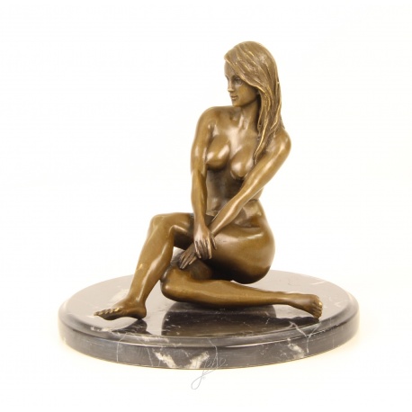 Femeie nud - statueta din bronz pe soclu din marmura