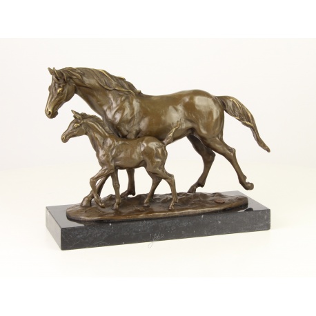 Cai - statueta din bronz  pe soclu din marmura