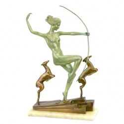 Zeita Diana si cainii de vanatoare- statueta din bronz pe soclu din marmura