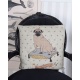 Perna decorativa cu un mops