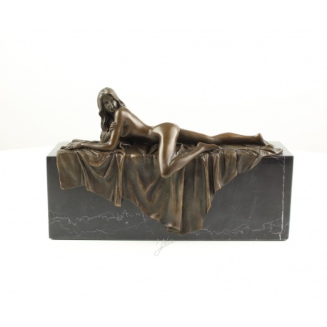 Nud- statueta erotica pe soclu din marmura