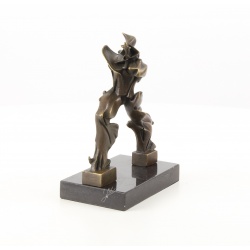 Forme unice in spatiu-statueta moderna din bronz