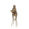 Doamna la bar-statueta bronz pe un soclu din marmura