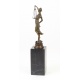 Justitia - statueta din bronz pe un soclu din marmura