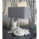 Lampa de masa cu o pisica alba