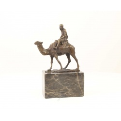 Arab pe camila-statueta diin bronz pe un soclu din marmura
