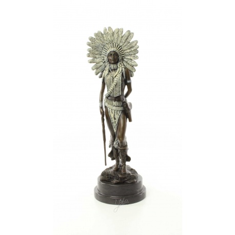 Indianca cu pene- statueta din bronz pe un soclu din marmura