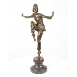 Seherezada-statueta din bronz pe un soclu din marmura
