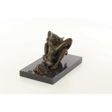 Doua femei - statueta erotica din bronz pe soclu din marmura