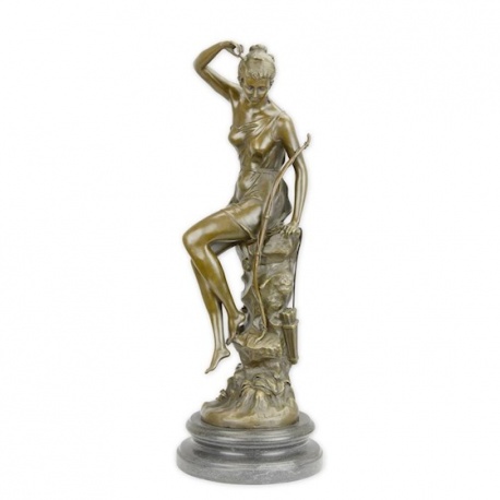 Zeita Diana - statueta mare din bronz pe soclu din marmura