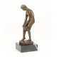 Barbat gol- statueta erotica pe soclu din marmura