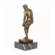 Barbat gol- statueta erotica pe soclu din marmura