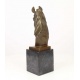 Cap de cal-statueta din bronz pe un soclu din marmura