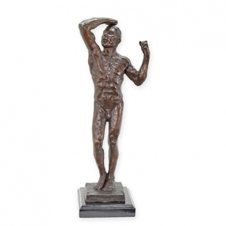 Adam-statueta din bronz pe un soclu din marmura