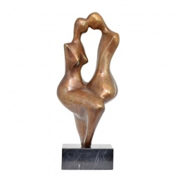 Cuplu imbratisat-statueta din bronz pe un soclu din marmura