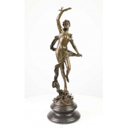 Aurora-statueta din bronz cu un soclu din marmura