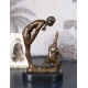 Femeie nud cu pelican-statueta Art Deco din bronz
