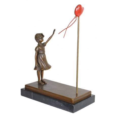 Fata cu balon-statueta din bronz cu un soclu din marmura