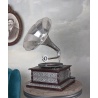 Gramofon dreptunghiular  cu decoratiuni metalice argintii