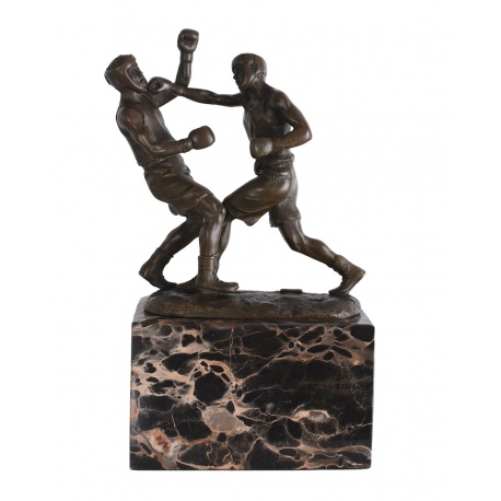 Boxeri-statueta din bronz pe un soclu din marmura