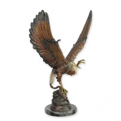 Vultur cu prada-statueta din bronz cu un soclu din marmura