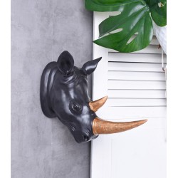 Decoratiune de perete cu un cap de rinocer